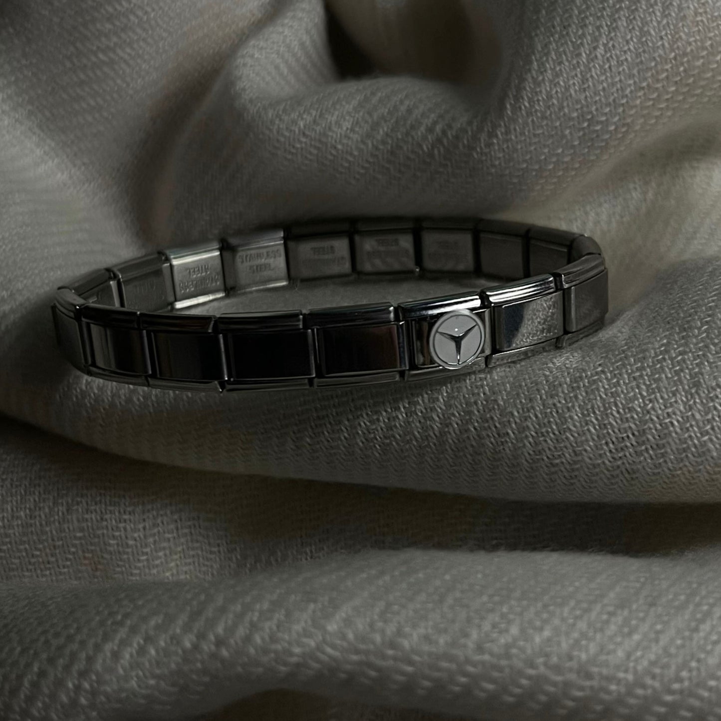 Mercedez-Benz - Silver Charm