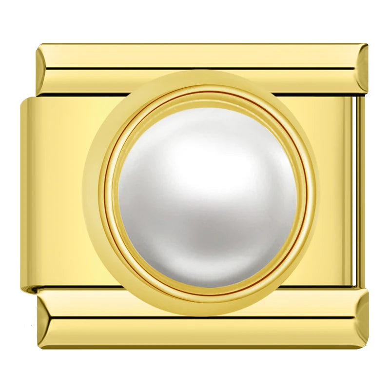 Elegant Pearl - Gold Charm