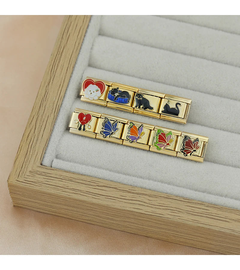 Sleepy Cat - Gold Charm