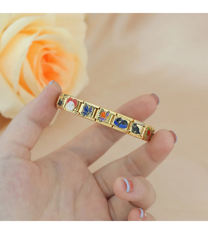 Sleepy Cat - Gold Charm